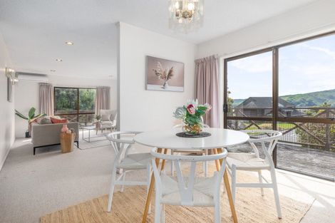 Photo of property in 16 The Crowsnest, Whitby, Porirua, 5024