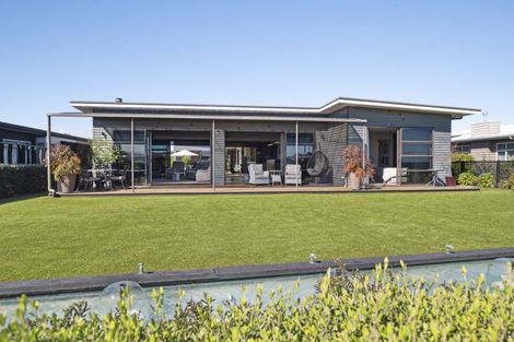 Photo of property in 9 Pukenamu Road, Rainbow Point, Taupo, 3330