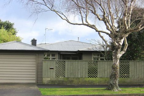 Photo of property in 12a Franklin Avenue, Hokowhitu, Palmerston North, 4410
