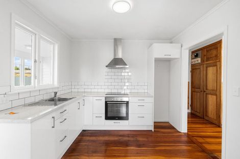 Photo of property in 8 Cambridge Street, Levin, 5510