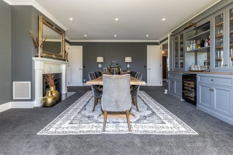 Photo of property in 2 Otaihanga Road, Paraparaumu Beach, Paraparaumu, 5032