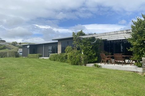 Photo of property in 173 Bing Lucas Drive, Tawa, Wellington, 5028