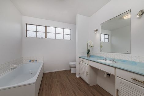 Photo of property in 278 Memorial Avenue, Burnside, Christchurch, 8053