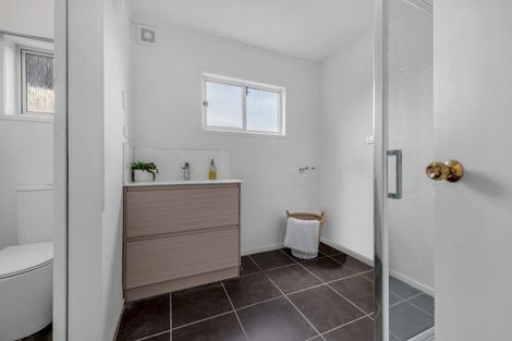 Photo of property in 110 Friedlanders Road, Manurewa, Auckland, 2102