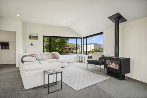 Photo of property in 2/7 Ngamotu Road, Taupo, 3330