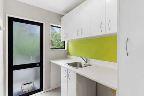 Photo of property in 3/32 Tree View Avenue, Glenfield, Auckland, 0629