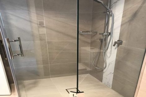 Photo of property in 36 Sunset Road, Unsworth Heights, Auckland, 0632