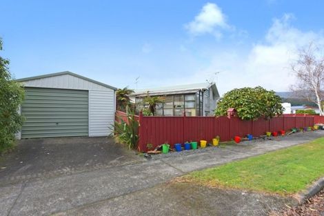 Photo of property in 5 Kentucky Street, Totara Park, Upper Hutt, 5018