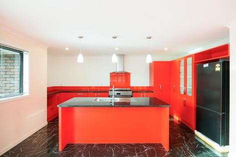 Photo of property in 5 Cyprus Place, Fitzherbert, Palmerston North, 4410