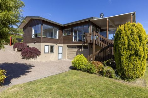 Photo of property in 1 Scenic Heights, Acacia Bay, Taupo, 3330