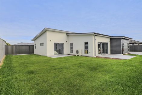 Photo of property in 9 Cassin Place, Taradale, 4112