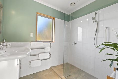 Photo of property in 7a Montgomery Avenue, Karori, Wellington, 6012