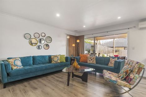 Photo of property in 40 Spoonbill Place, Unsworth Heights, Auckland, 0632