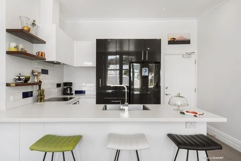 Photo of property in The Villas, 33u9 Hobson Street, Thorndon, Wellington, 6011