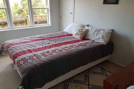 Photo of property in 37 Edmonton Road, Henderson, Auckland, 0612