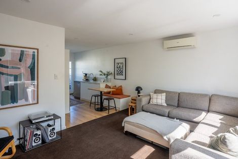 Photo of property in 2/82 Holly Road, St Albans, Christchurch, 8014