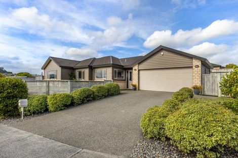 Photo of property in 31 Staithes Drive North, Whitby, Porirua, 5024