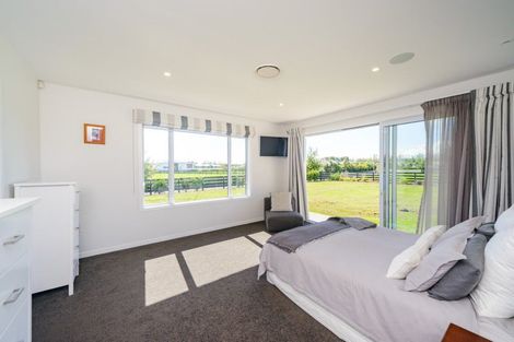 Photo of property in 33 Hartwell Drive, Kelvin Grove, Palmerston North, 4470