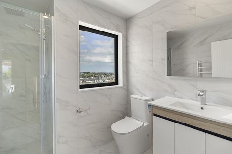 Photo of property in 15 Paina Crescent, Massey, Auckland, 0614