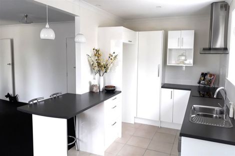 Photo of property in 41 Ruamahanga Crescent, Terrace End, Palmerston North, 4410