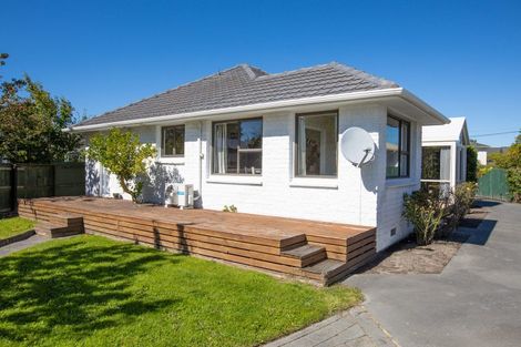 Photo of property in 18 Delph Street, Avonhead, Christchurch, 8042