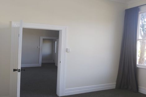 Photo of property in 2 Hinemoa Street, Birkenhead, Auckland, 0626