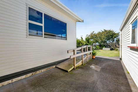 Photo of property in 10 Morrissey Street, Hawera, 4610