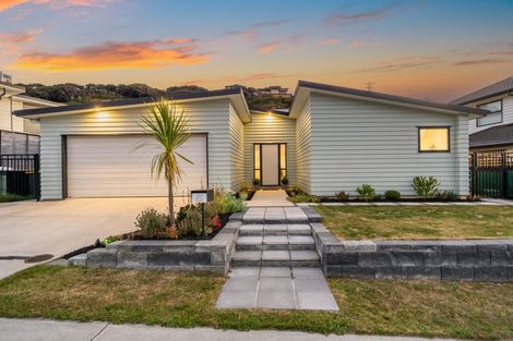 Photo of property in 6 Schooner Drive, Whitby, Porirua, 5024