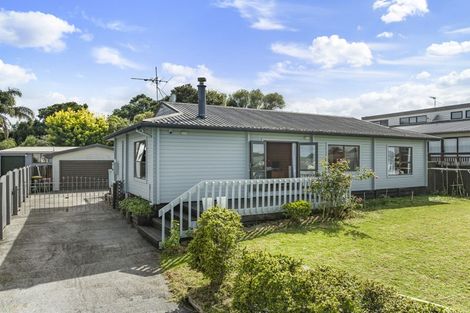 Photo of property in 185 Carnoustie Drive, Wattle Downs, Auckland, 2103