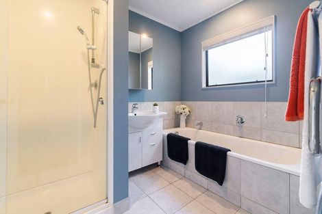 Photo of property in 1/103 Carlisle Road, Torbay, Auckland, 0632