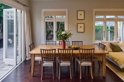 Photo of property in 67 Central Terrace, Kelburn, Wellington, 6012