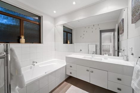 Photo of property in 29 Quebec Road, Milford, Auckland, 0620