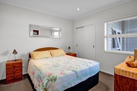 Photo of property in 27 Montague Grove, Stratford, 4332