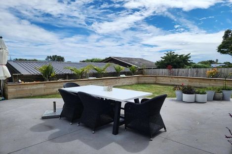 Photo of property in 63 Wairau Road, Oakura, 4314