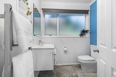 Photo of property in 5 Tui Terrace, Tawa, Wellington, 5028