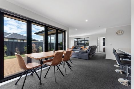 Photo of property in 11 Flagstaff Place, Halswell, Christchurch, 8025