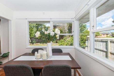 Photo of property in 6 Gill Avenue, Te Atatu Peninsula, Auckland, 0610