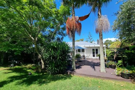 Photo of property in 2/16 Hogans Road, Glenfield, Auckland, 0629