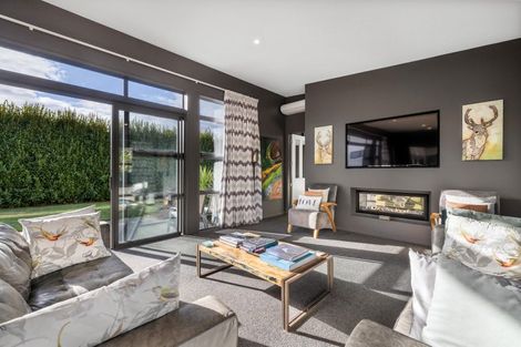 Photo of property in 2 Oakley Drive, Prebbleton, 7604