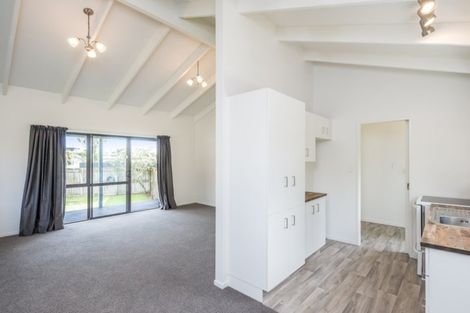 Photo of property in 80 Queens Road, Waikanae Beach, Waikanae, 5036