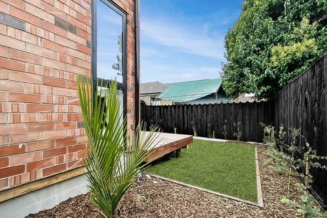 Photo of property in 2 Whakarato Way, Takanini, 2112