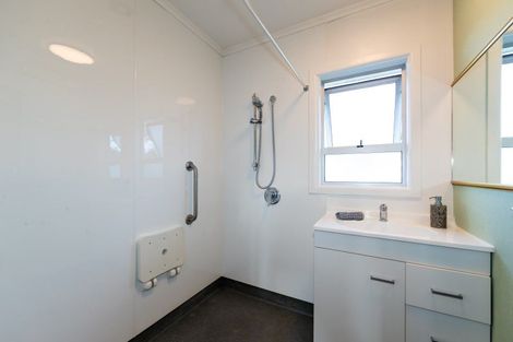 Photo of property in 32 Trinity Crescent, Pirimai, Napier, 4112