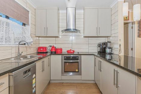 Photo of property in 111 Pooks Road, Ranui, Auckland, 0612