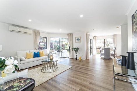 Photo of property in 17 Copplestone Place, New Lynn, Auckland, 0600