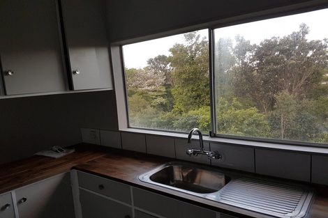 Photo of property in 32 Thurleigh Grove, Karori, Wellington, 6012