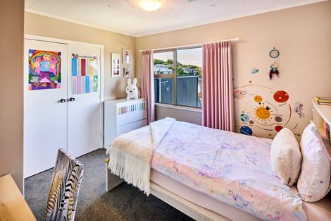 Photo of property in 33 Acacia Avenue, Maungaraki, Lower Hutt, 5010