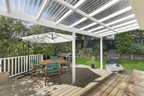 Photo of property in 8 Shanaway Rise, Hillcrest, Auckland, 0627