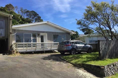 Photo of property in 95a Stewart Drive, Newlands, Wellington, 6037