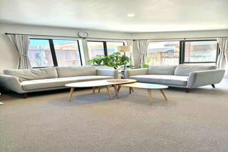 Photo of property in 37 Fields Parade, Oteha, Auckland, 0632