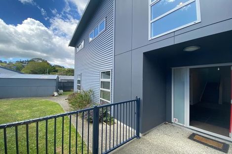 Photo of property in 10 Glenside Road, Glenside, Wellington, 6037
